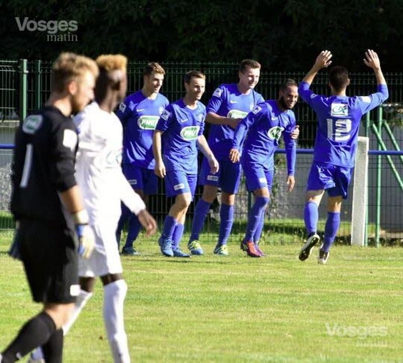 le-val-d-ajol-football-coupe-de-france-le-val-d-ajol-(photo-eric-thiebaut)-apres-le-1er-but-de-vagney-1474902946_1.jpg